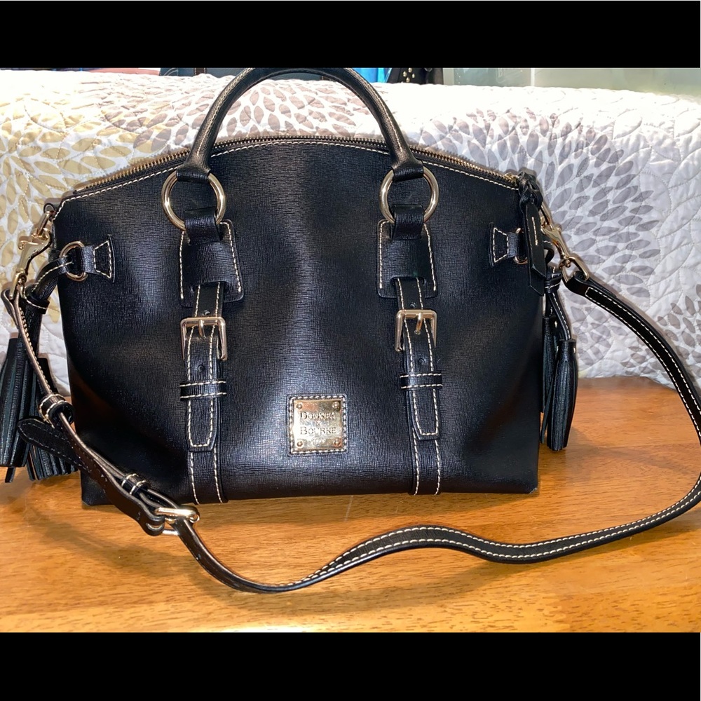 Dooney & Bourke Bag
